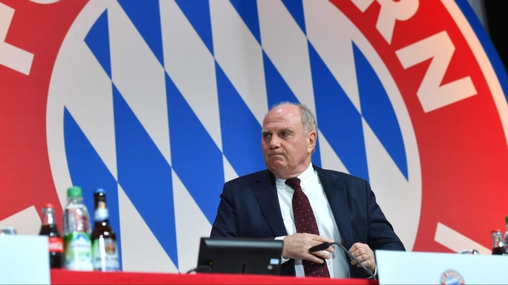 FC Bayern Bericht: Uli Hoeness zieht sich beim FC Bayern zurueck -Herbert Hainer soll Nachfolger werden.