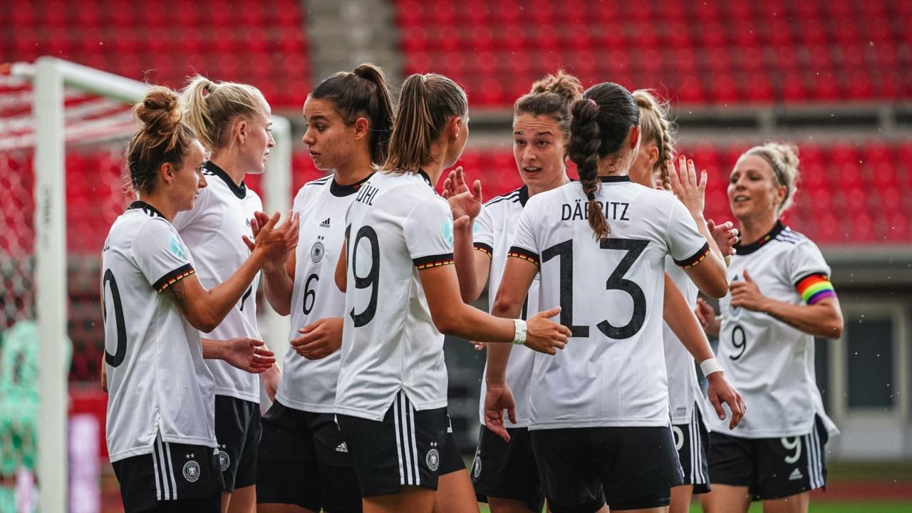 DFB-Frauen gewinnen Testspiel Schweiz