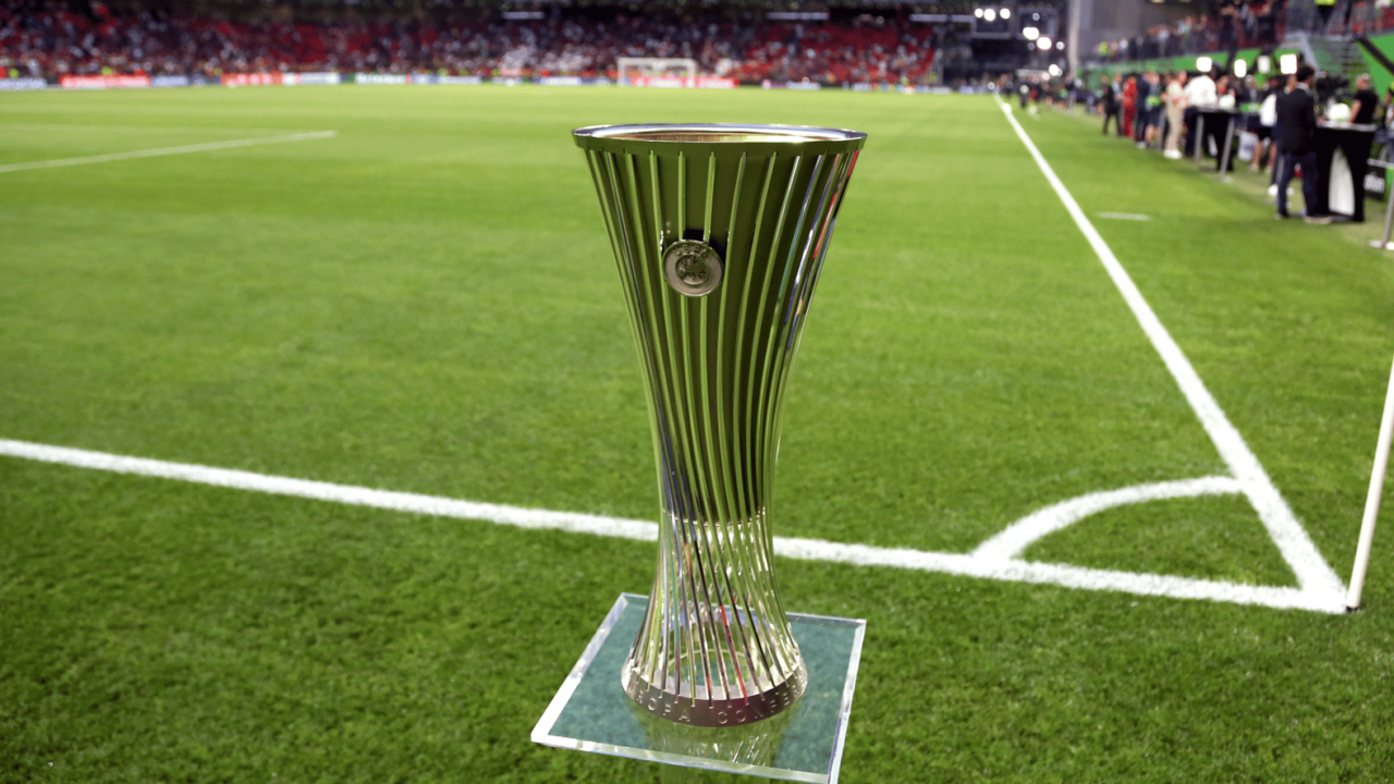 Der Pokal der UEFA Conference League