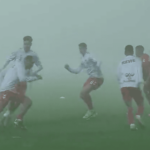 Der 1. FC Köln spielt in der Conference League in Tschechien – und sieht wegen Nebels nichts.